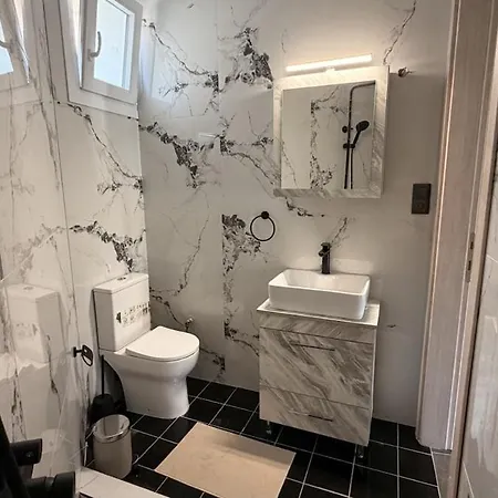 Bistro 49 Luxury Apartment